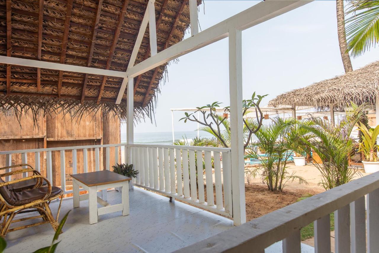 Agonda Shell Beach Resort คานาโคนา ภายนอก รูปภาพ