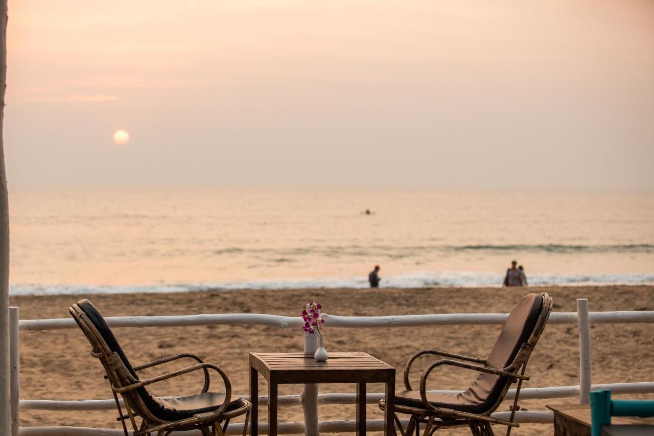 Agonda Shell Beach Resort คานาโคนา ภายนอก รูปภาพ